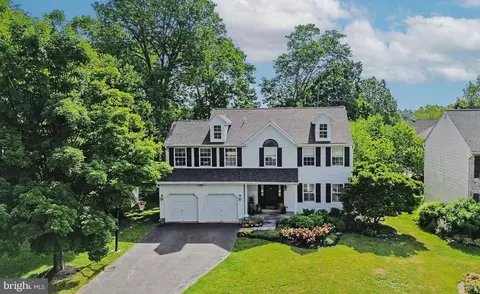 202 Woodspring Cir, Doylestown, PA 18901