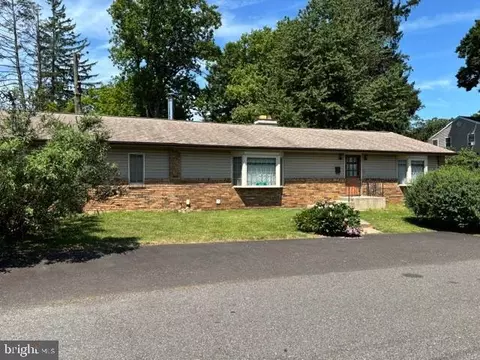2002 Park Ave, Feasterville Trevose, PA 19053