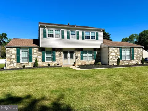 760 Parmentier Rd, Warminster, PA 18974