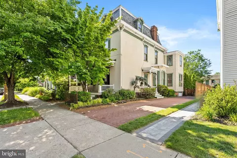 204 E Washington Ave, Newtown, PA 18940