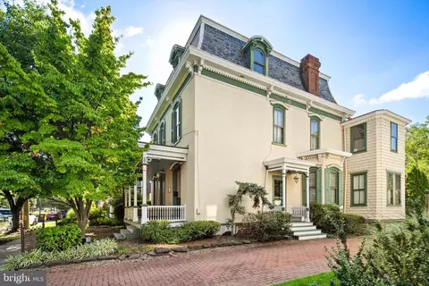 204 E Washington Ave, Newtown, PA 18940