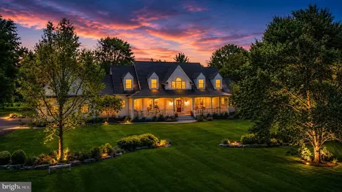 6230 Saw Mill Rd, New Hope, PA 18938