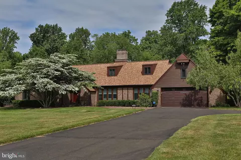 5825 S Deer Run Rd, Doylestown, PA 18902