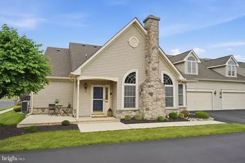 709 Daylily Dr, Langhorne, PA 19047