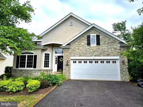 111 Silver Tail Ln, New Hope, PA 18938