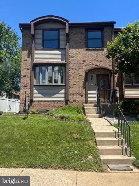 1051 Bolton Ct, Bensalem, PA 19020