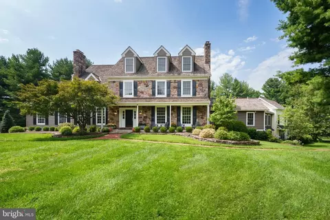 12 Crestwood Cir, New Hope, PA 18938