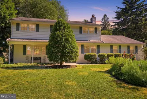 949 Queens Dr, Yardley, PA 19067