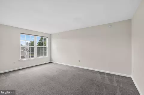 Living - 327 Eagle Ct #201, Jamison, PA 18929 photo 3 of 5
