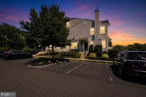 327 Eagle Ct #201, Jamison, PA 18929