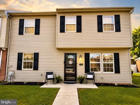 5725 Cavalier Ct, Bensalem, PA 19020