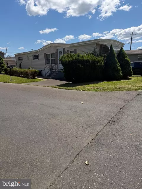 3413 Iris Ave, Feasterville Trevose, PA 19053