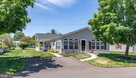 559 Spring Meadow Cir, New Hope, PA 18938
