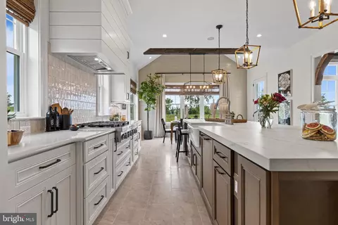 4389 Kleinot Dr, Doylestown, PA 18902