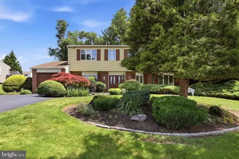 75 Toll Dr, Southampton, PA 18966