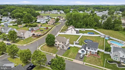 2028 Chatham Dr, Bensalem, PA 19020