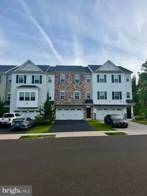 102 Master Ave, Feasterville Trevose, PA 19053