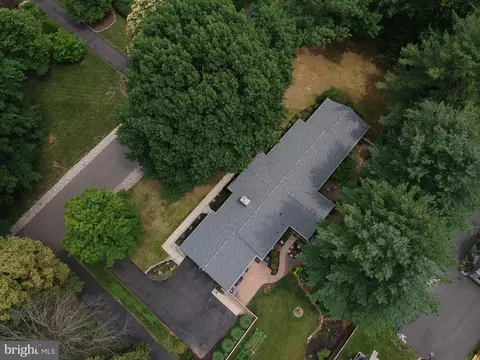 View/Area - 2201 Stackhouse Dr, Yardley, PA 19067 photo 4 of 4