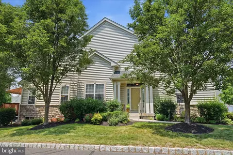 301 Eaton Ct #20, Warrington, PA 18976