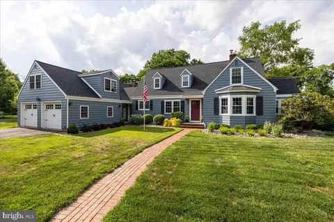 6 E School Ln, Yardley, PA 19067