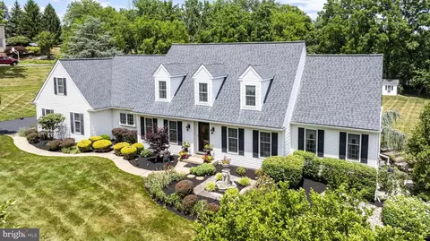 4717 Essex Dr, Doylestown, PA 18902