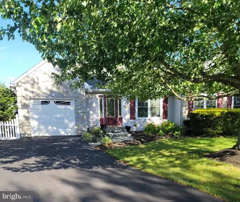4802 Rush Dr, Pipersville, PA 18947