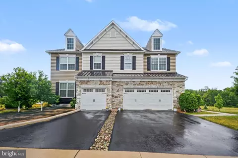 327 W Boulder Dr, Chalfont, PA 18914