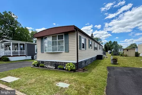 5510 Golden Dr, Morrisville, PA 19067