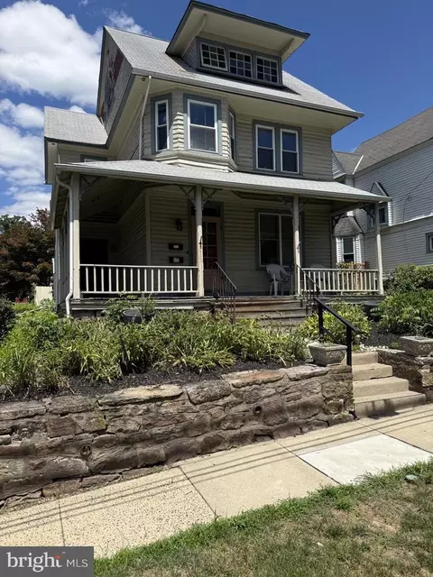 139 W Ashland St, Doylestown, PA 18901