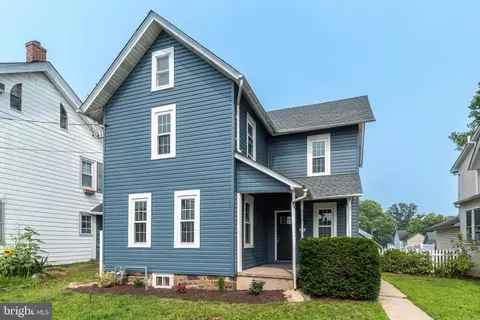 39 S Ninth St, Quakertown, PA 18951