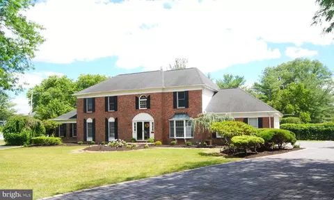 255 Pintail Ct, Langhorne, PA 19047
