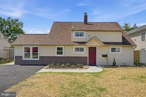 75 Ivy Hill Rd, Levittown, PA 19057