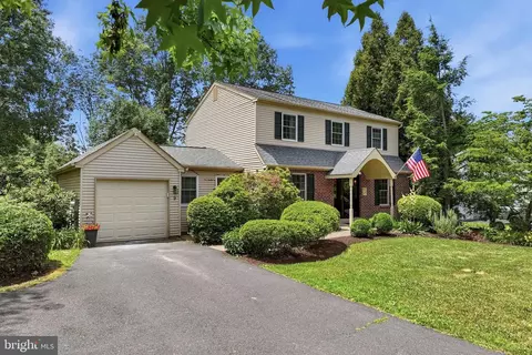 9 Ruhl Dr, Perkasie, PA 18944