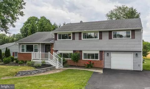 69 Upper Hilltop Rd, Yardley, PA 19067