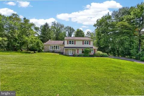 4 Far View Rd, Chalfont, PA 18914