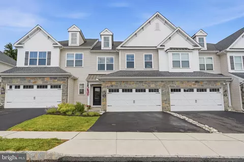 68 Parry Way, Ivyland, PA 18974
