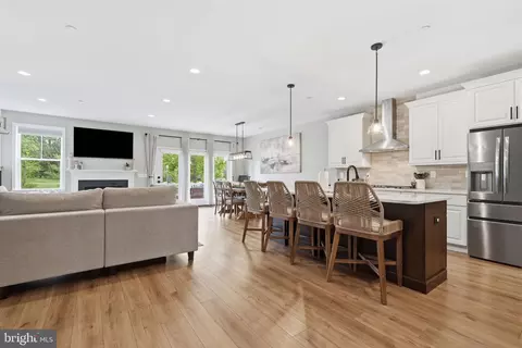 68 Parry Way, Ivyland, PA 18974