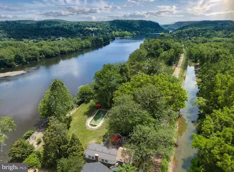 2462 N River Rd, New Hope, PA 18938