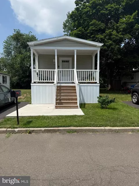 7014 Huber Dr, Morrisville, PA 19067