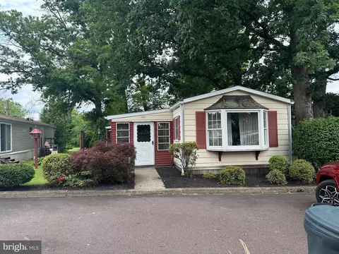 1027 Pine Cir, Telford, PA 18969