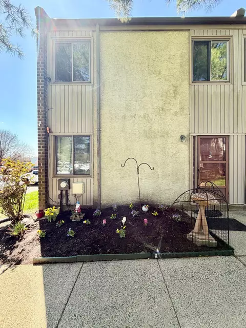 4936 Oxford Ct, Bensalem, PA 19020