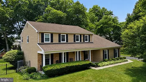 817 Stark Cir, Yardley, PA 19067