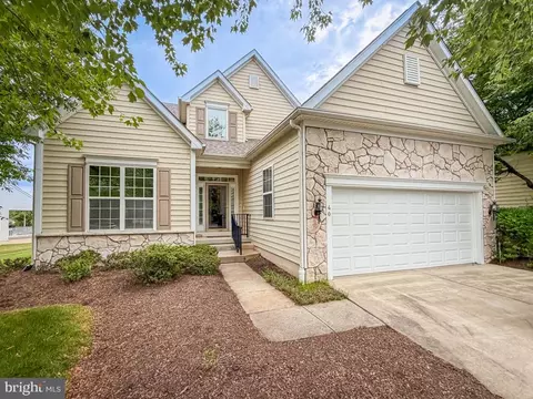 40 Betts Dr, Washington Crossing, PA 18977