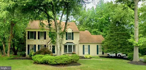 203 S Esther Ln, Yardley, PA 19067