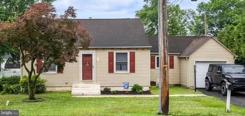 327 Elmwood Ave, Feasterville Trevose, PA 19053