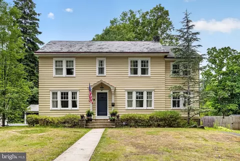 16 W Ferry Rd, Yardley, PA 19067
