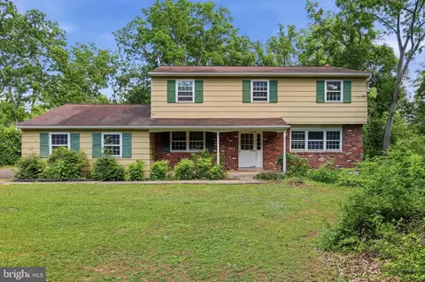 290 Cherry Blossom Dr, Holland, PA 18966
