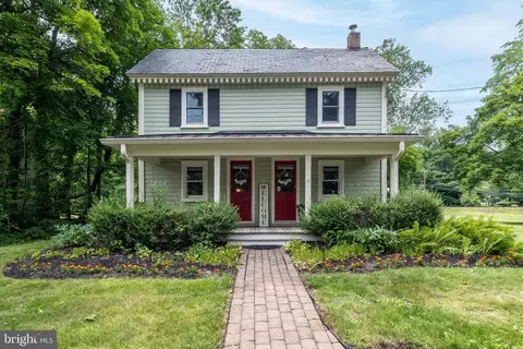 65 Mathews Ave, Doylestown, PA 18901