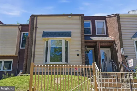 1720 Julie Ct, Bensalem, PA 19020