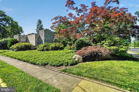 360 W Court St, Doylestown, PA 18901